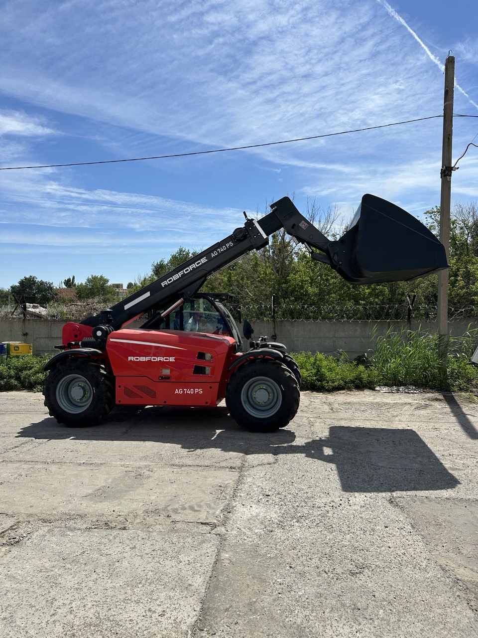 8. Robforce AG 740 PS